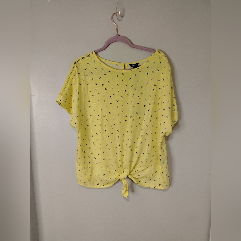 Buffalo David Bitton Yellow Tie-Front Top